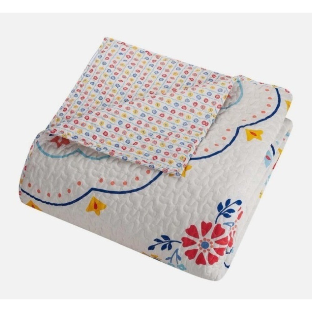 The Pioneer Woman White Floral Quilt Set with Red, Blue, Yellow Accents - Picture 2 of 12